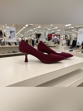 ✨ COSY ISLAND Burgundy Knit Heels – Size 9 | NEW IN BOX ✨
